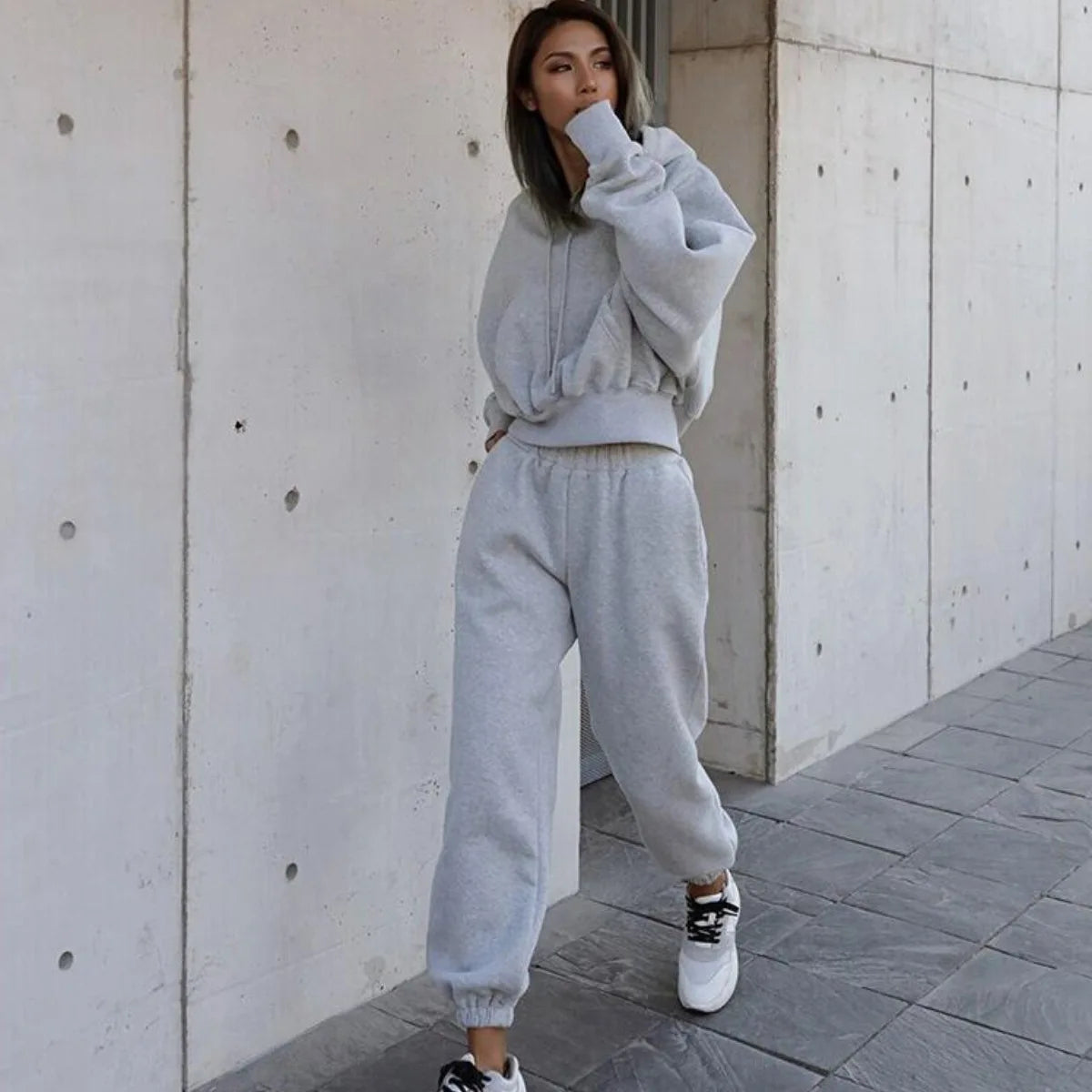 Two piece set of women's solid color drawstring hooded sweatshirt pants sports suit 2024 autumn/winter new casual streetwear